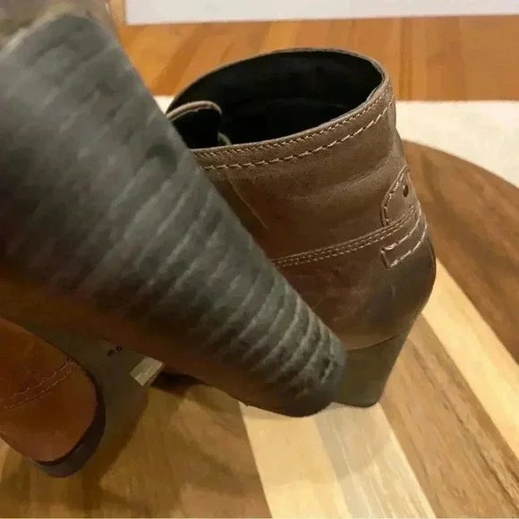 Clarks Artisan Alpine Melt Booties Heel Lace Up Boho Cottagecore Ankle Boots - Picture 10 of 10